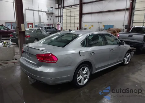 2012 Volkswagen Passat 2.0L Tdi Se z USA, uszkodzony, nr VIN 1VWBN7A3XCC109349